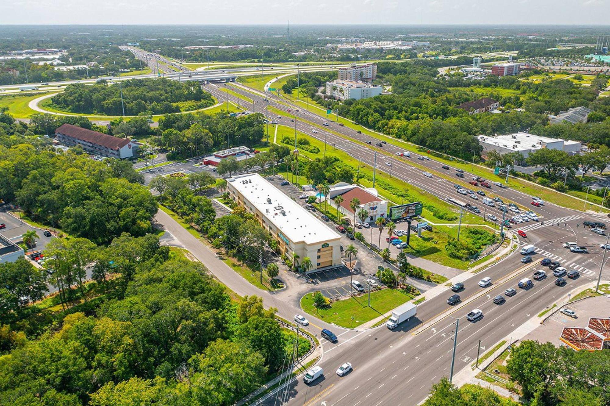 Отель La Quinta By Wyndham Tampa Brandon West Экстерьер фото